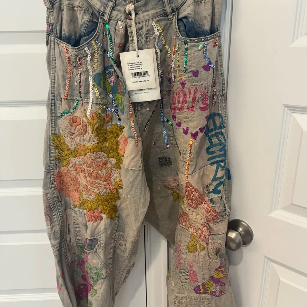 Magnolia Pearl Valentine Crop Denims - Picture 1 of 12